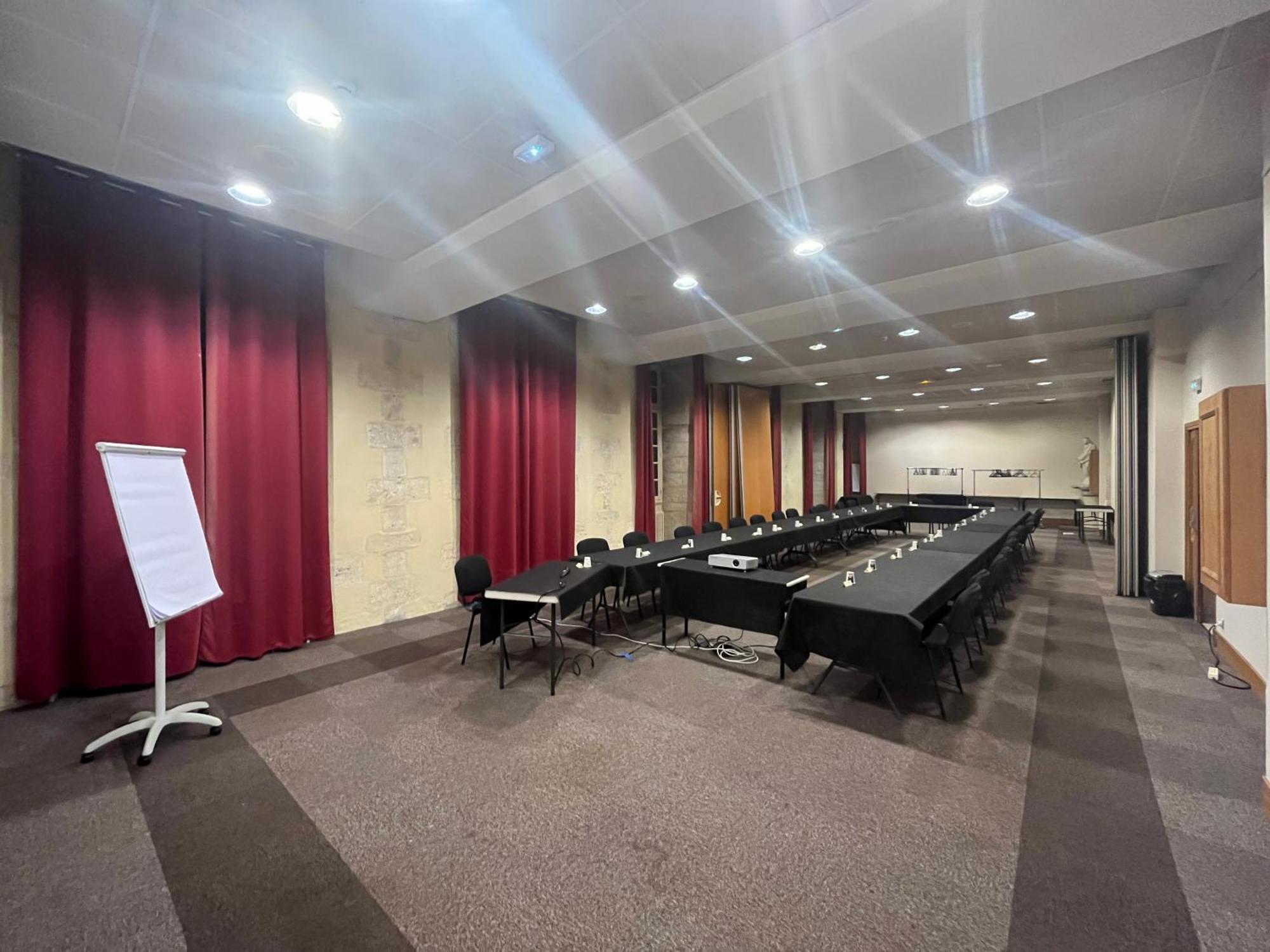 Hotellerie Saint Yves Chartres Ngoại thất bức ảnh