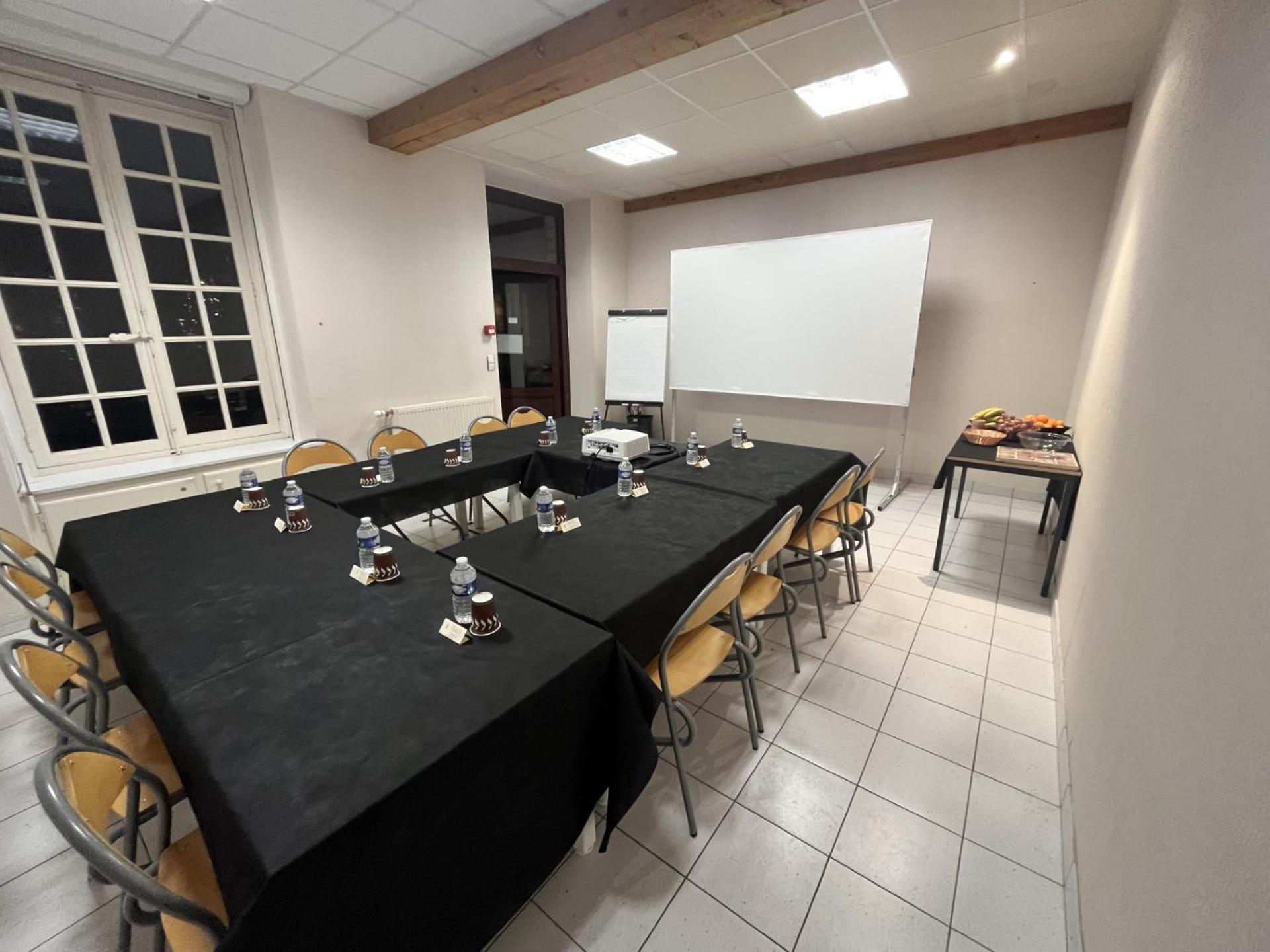 Hotellerie Saint Yves Chartres Ngoại thất bức ảnh